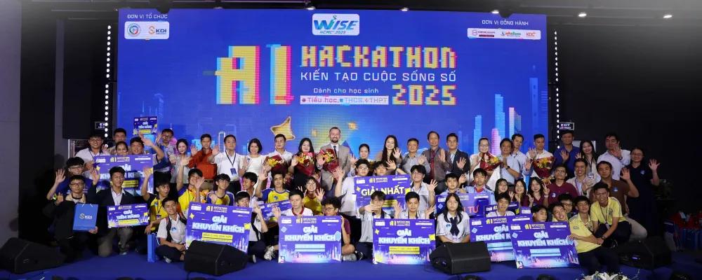 TỰ HÀO EINSTEINERS TỎA SÁNG TẠI AI HACKATHON 2025